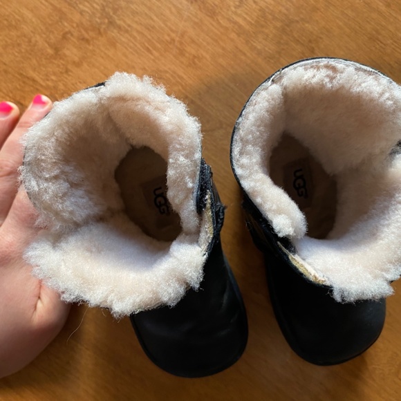 Little Kids Size SM black Leather UGG Boots - Picture 4 of 6